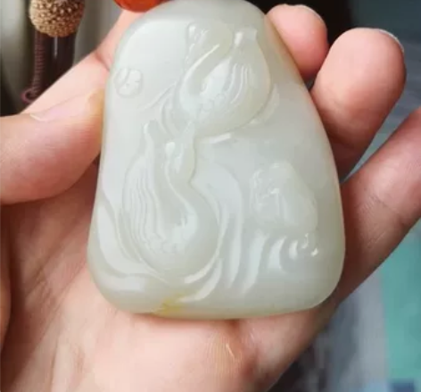 双鹅戏莲花，尺寸：61*47*18　108...