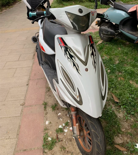 9新摩托车 上蔡县同城自提 3年前买的车，...