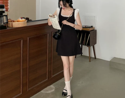 黑色方领赫本小黑裙女新款夏设计感小众法式复...