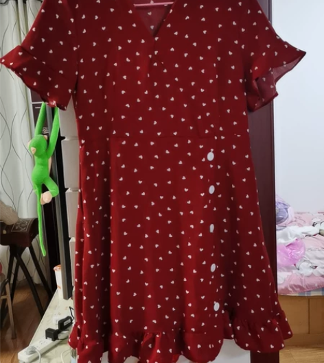 夏季红裙子，m码 感兴趣的话点“我想要”和...