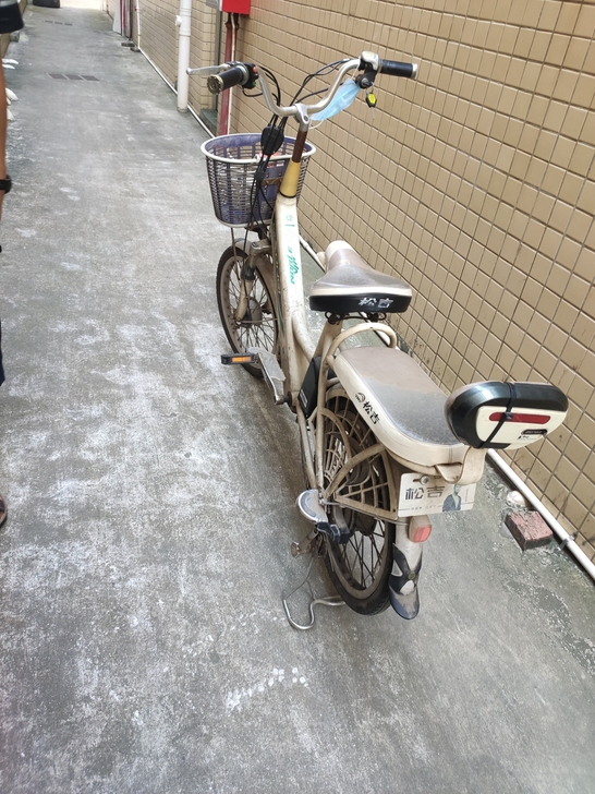 出闲置一辆电动车，发票齐全，电瓶是最近换的...