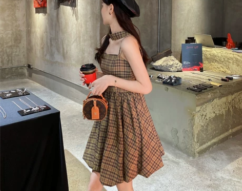 子珊 法式吊带连衣裙甜美设计感小众高级感夏...