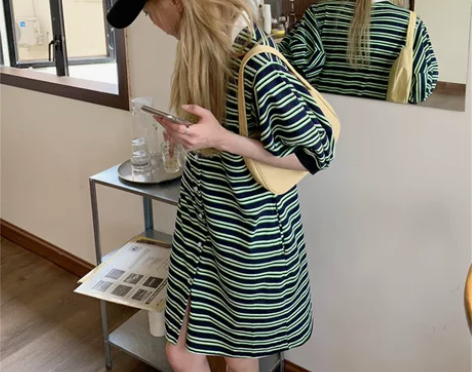 条纹泡泡袖连衣裙女夏小个子polo领学院风...