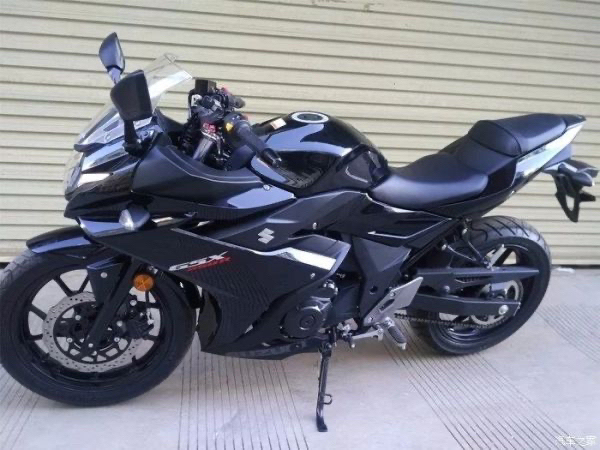 出售2021年4月上牌的铃木gsx250，...