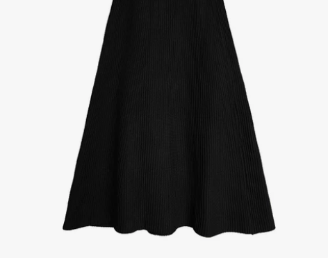 ?伊纯路 毛线半身裙， 闲置 感兴趣的话点...