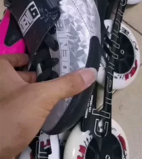 33-35儿童可调碳纤维速滑鞋专业竟速轮滑...