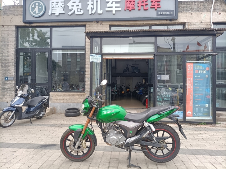 钱江龙150摩托车，京b私户手续齐全，12...