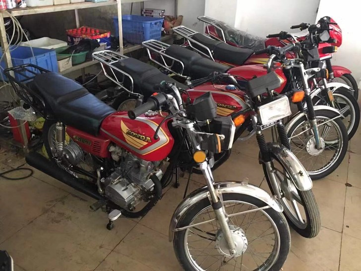 本店有二手摩托车 本田平板车 豪爵太子车 ...