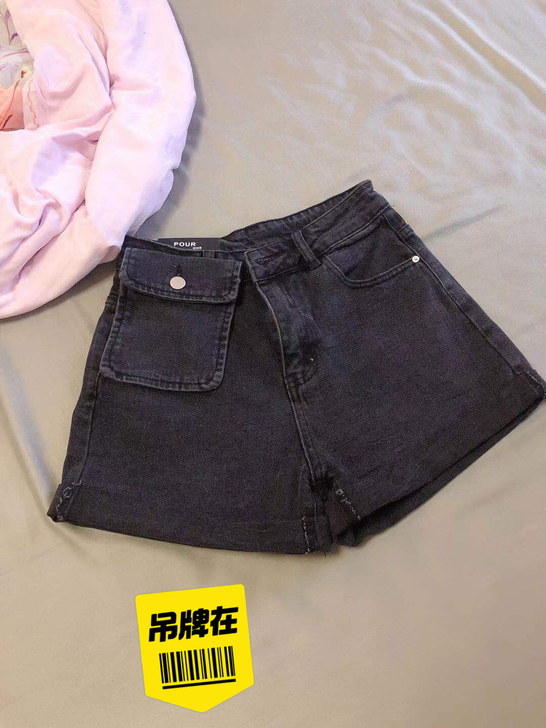 全新黑色牛仔短裤 s码