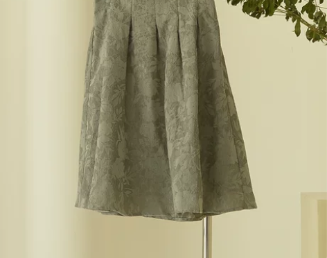 全新!日本贵牌 秋季新品半身裙女中裙绣花半...