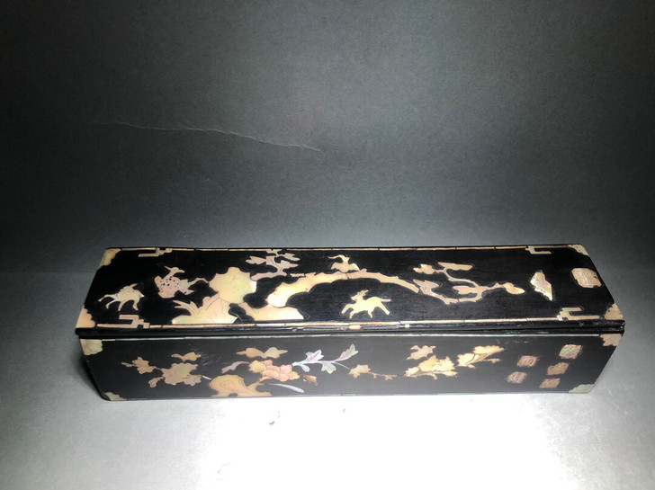 清早期乌木嵌螺钿文具盒，长19.9厘米，高...