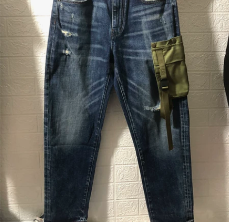 精品设计师款小直筒牛仔裤特价78.2元包邮...