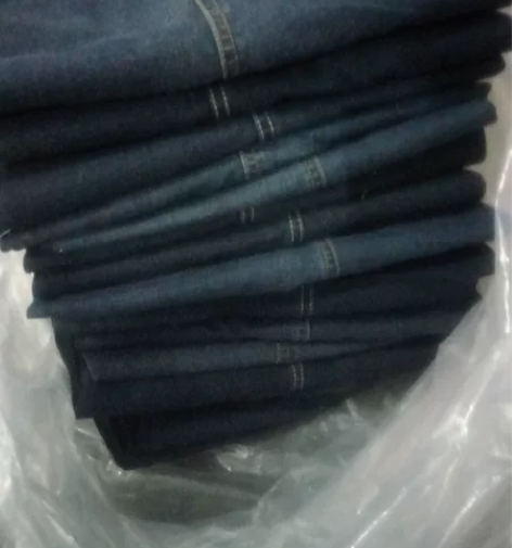 闲置过时款纯新牛仔裤17条，裤腰是二尺六七...