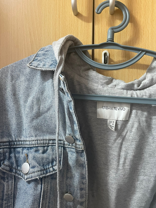 一件ur的外套 一年前买的 没穿过