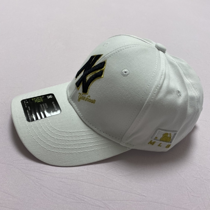 出售闲置在家的一个刺绣款棒球帽帽子女mlb...