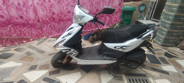出售摩托车，手续齐全，随时过户，车在临夏市...