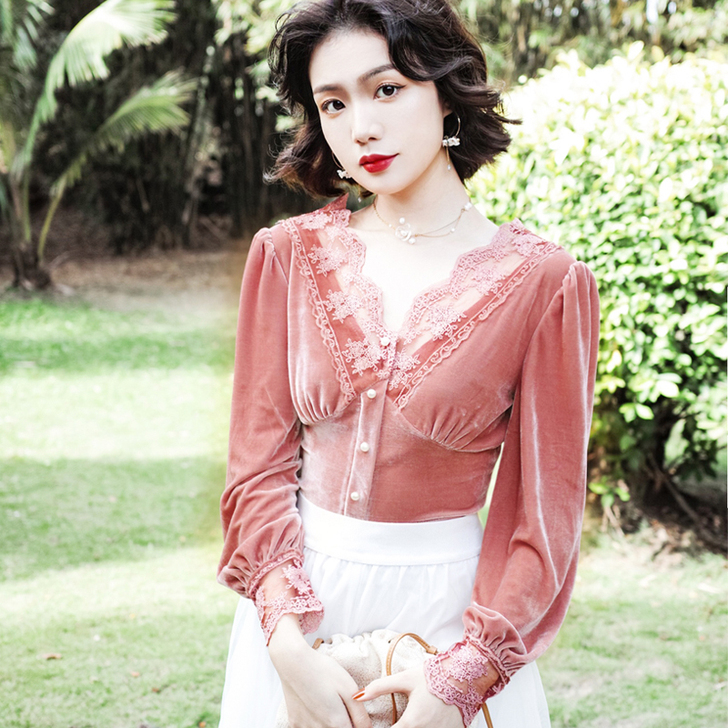 {年货节特惠}仙气蕾丝衫 v领丝绒法式复古...