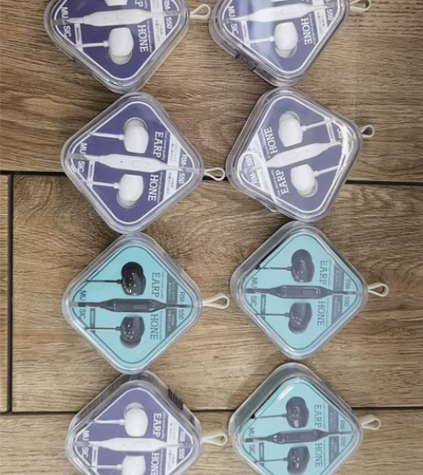 REMAX耳机，3.5口，8个，全新 感兴...