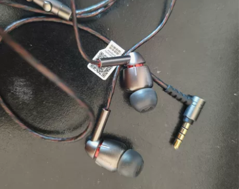 1MORE/ 万魔E1010 四单元圈铁耳...