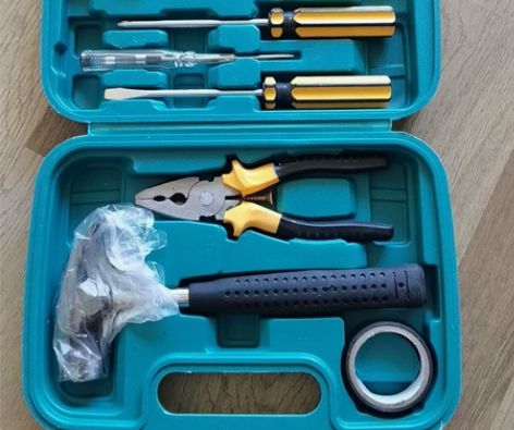 家庭必备工具箱，外盒尺寸24cmx17cm...