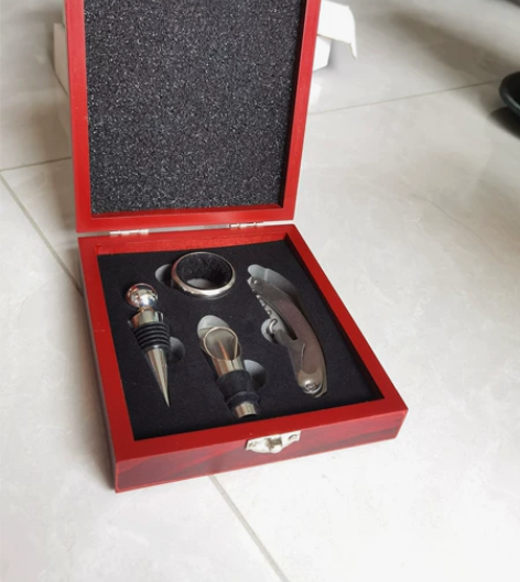 全新 高档红酒开瓶器四件套 感兴趣的话点“...