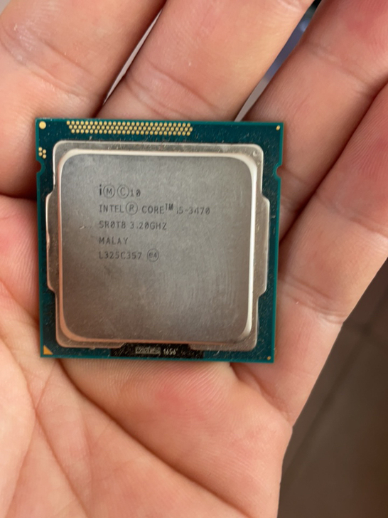 i5  3470正常点亮开机。