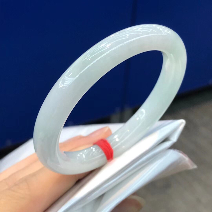 细糯化湖水蓝底##amp;middot;福镯