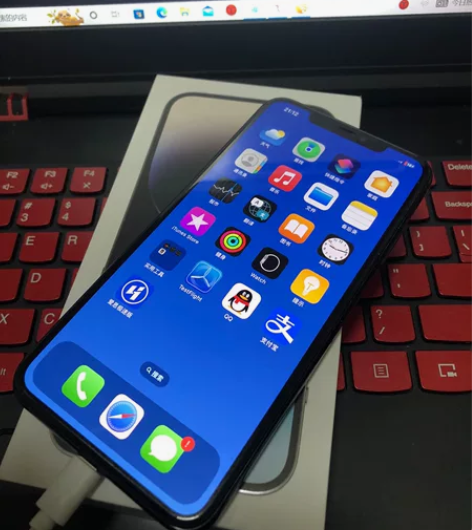 11promax 256g  绿色 卡贴机...