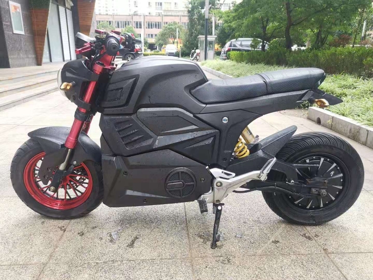 绝版极品车型复古m6，72伏32安的刚换两...