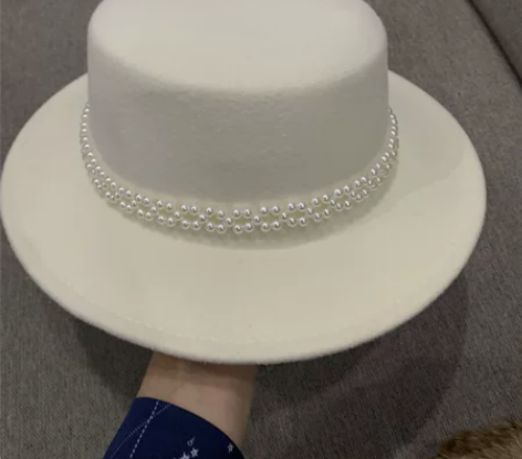 anyspoor白色毛呢平顶礼帽，全新，没...