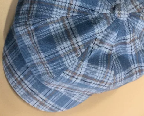 贝雷帽，线下商场入手，没怎么戴过 感兴趣的...