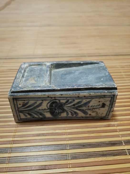 青花砚台