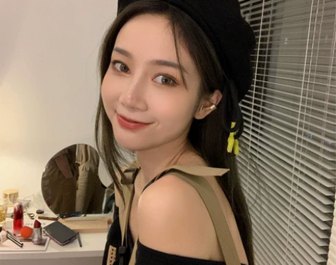 帽子麂皮绒贝雷帽全新的 没用过 感兴趣的话...