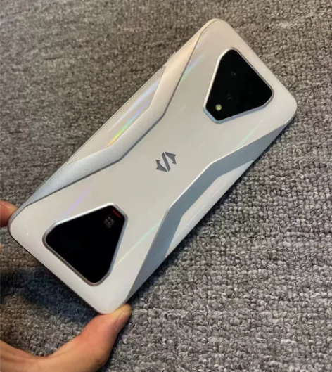 黑鲨3代 99新 8+128G内存（腾讯黑...