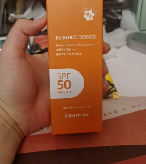 春雨水感保湿防晒精华乳 SPF50PA++...