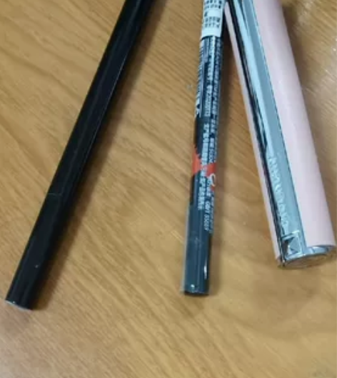 纪梵希301滋润型口红,适合秋冬。正品闲置...