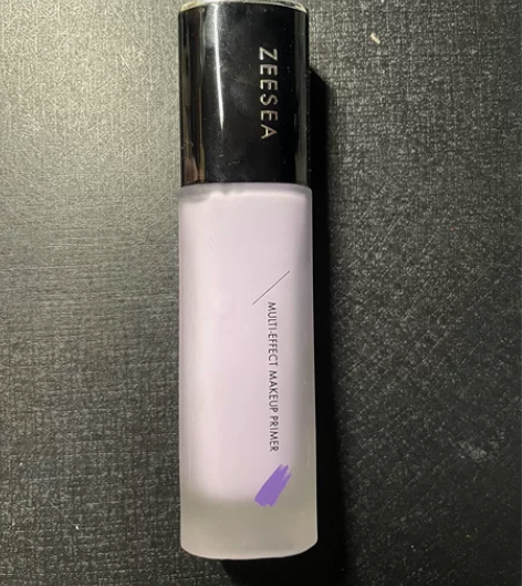 滋色隔离紫色 跟绿色一起买的 绿色比较适合...