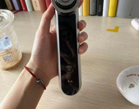 雅萌T11美容仪，95新，别人送的，免税店...