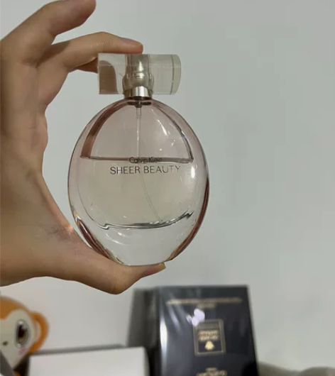 搬家乱卖，香水三只 用量见图片。顺丰到付。...