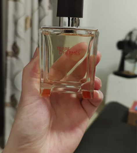 爱马仕大地香水50毫升的，男女都可，正品。...