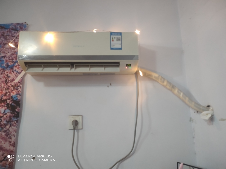 大1p挂机空调成色好制冷制热都快，用了两年...