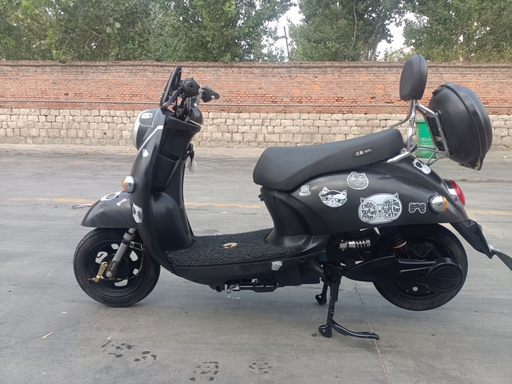 王派电摩新款,高中低三挡调速,双钥匙双遥控...