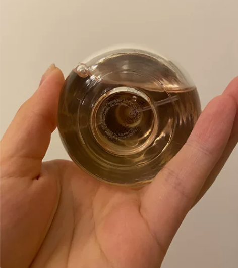 CK香水 70毫升好像是 用了三四次次吧 ...