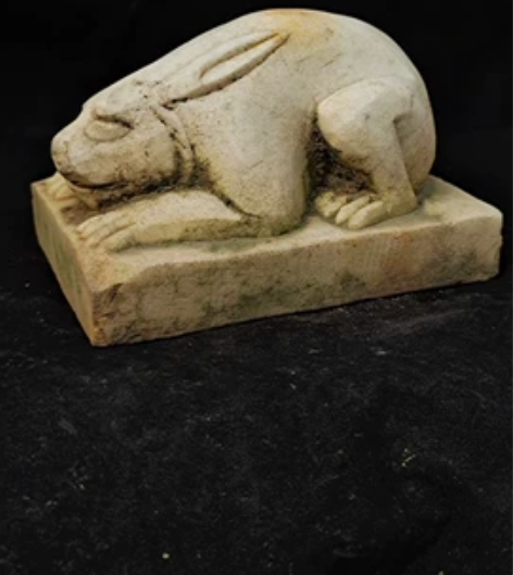 白石兔镇纸石兔 长13㎝宽8㎝ 造型精致可...