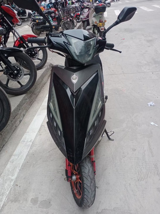 鬼火六代九九新准新车！！朋友自家开的车，发...