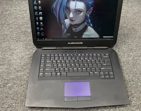 9成新alienware 外星人 15 R...