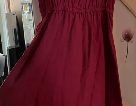 闲置连衣裙10元出，未穿过，吊牌没了。不退...