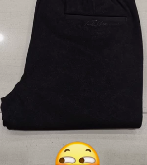 品牌下架全新冬款新款卫裤男。全黑净色时尚休...