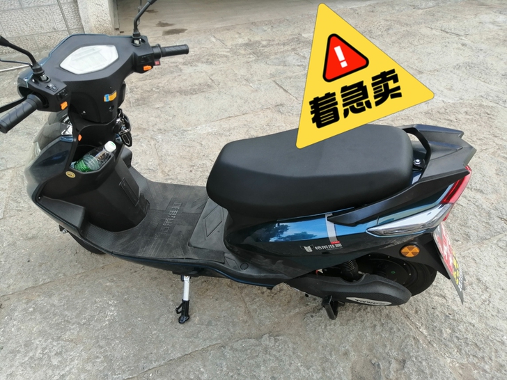 刚从车行买出来准备跑外卖的,太阳大受不了换...