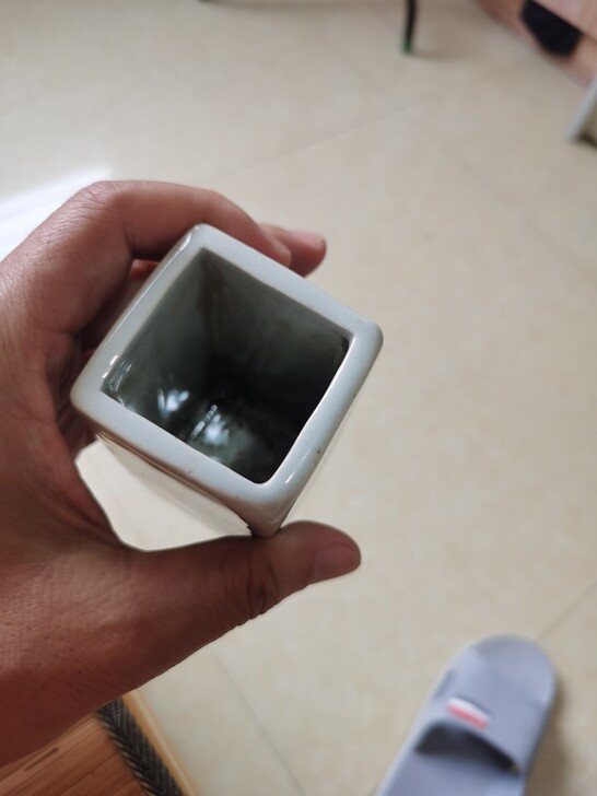 青花瓷小笔筒，